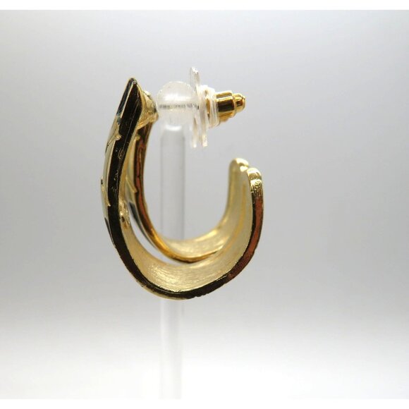Vintage Trifari Earrings Gold Tone Black Enamel Pierced Stud Hoop Textured - Picture 8 of 10